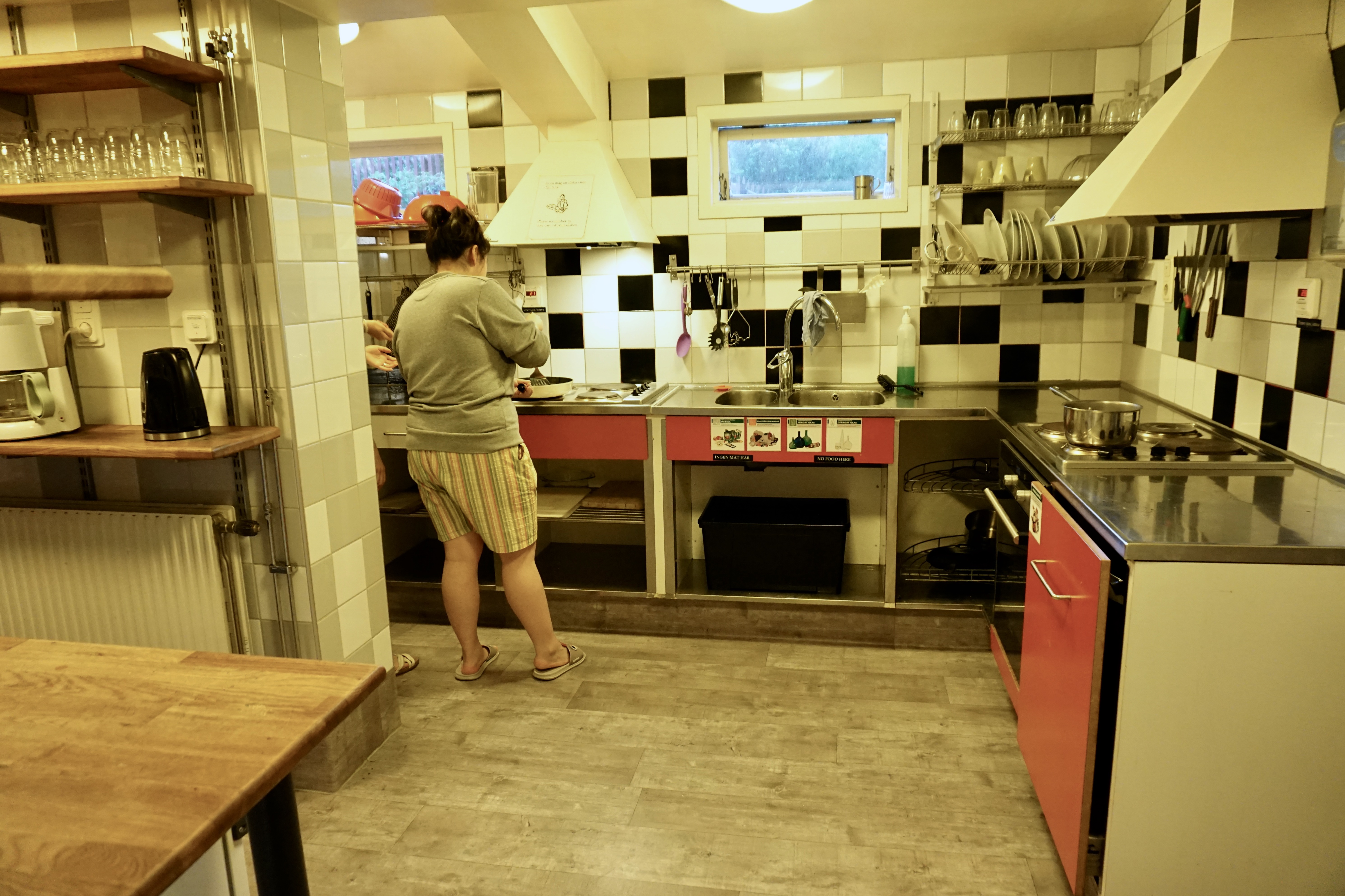 guest kitchen at zinkensdamm hostel
