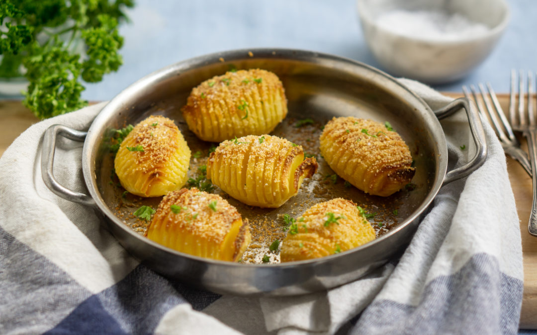 Simple and delicious Hasselback potatoes