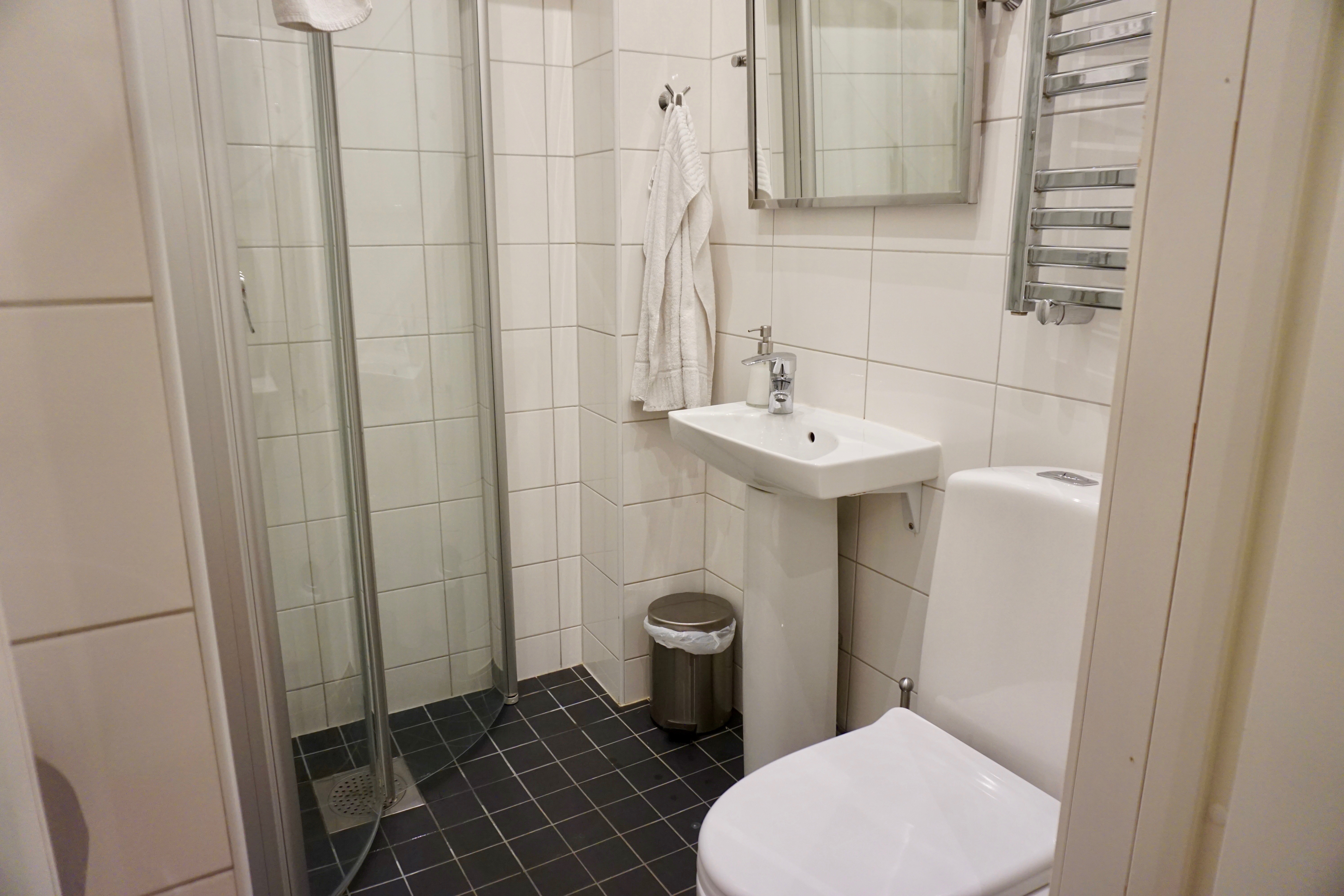 bathroom at hotel hornsgatan
