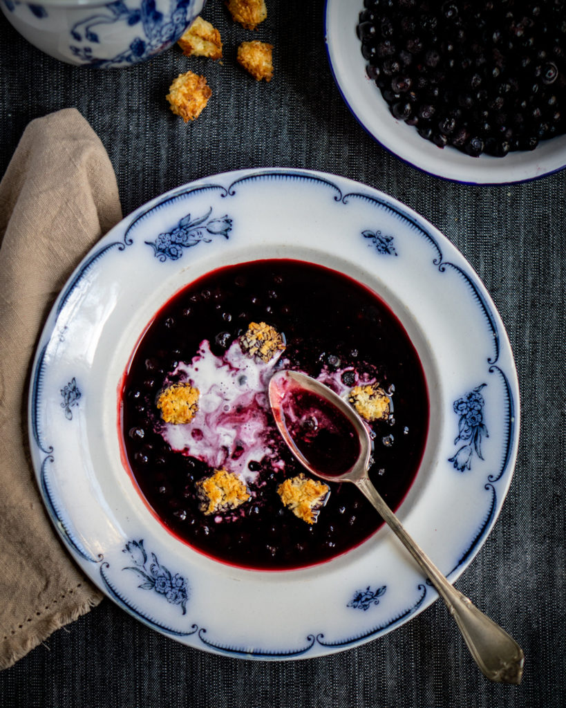 blåbärssoppa -- swedish blueberry soup