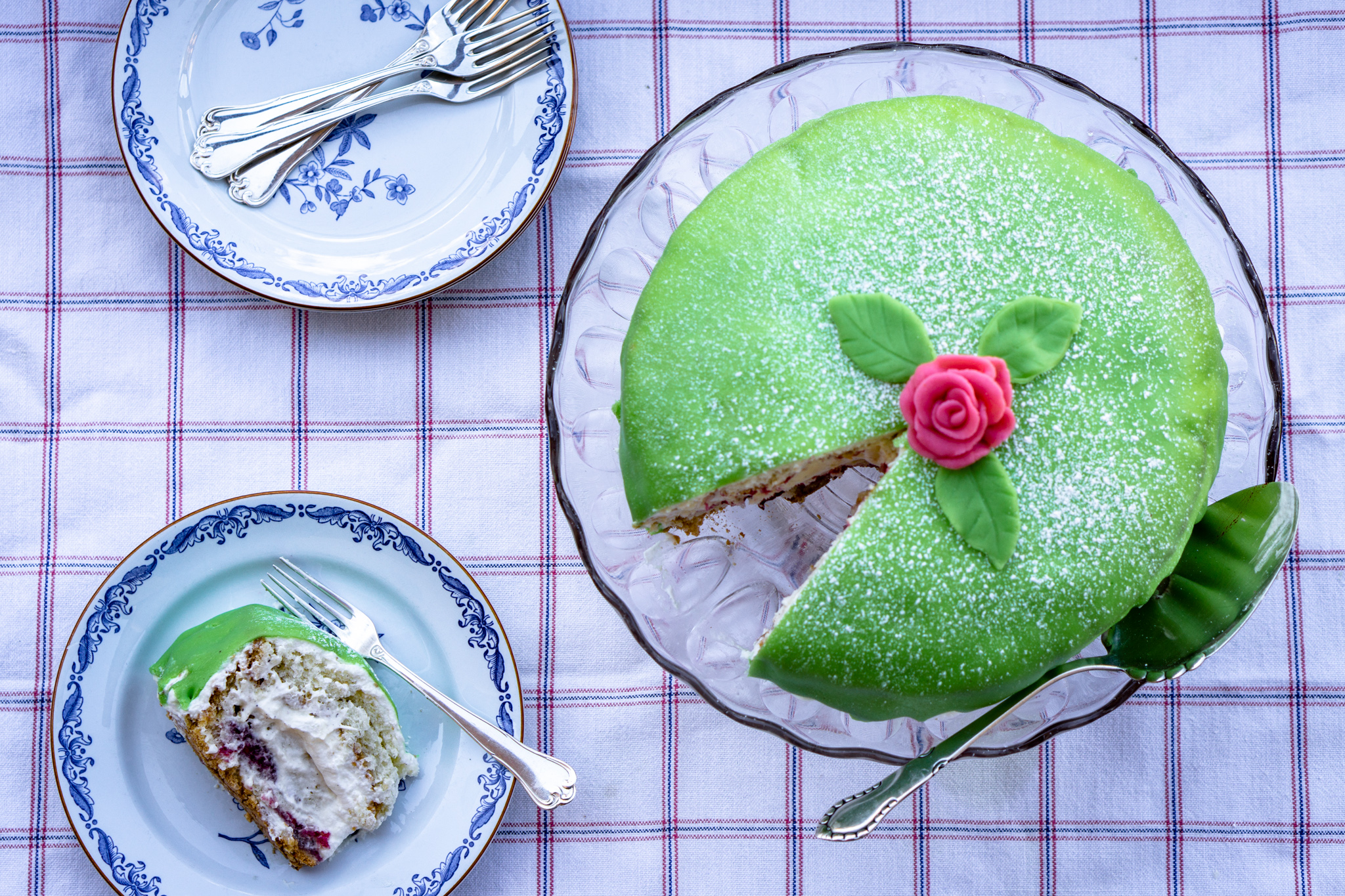 Swedish princess cake — prinsesstårta