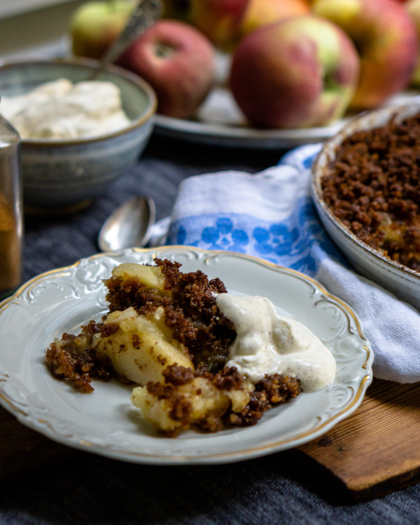 Scanian apple cake crumble — easy and delicious